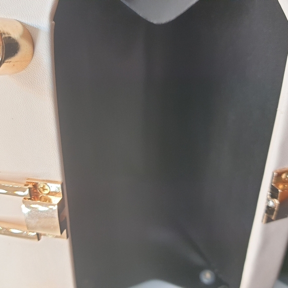 Gold and Cream Box Handbag - Picture 6 of 6